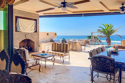 Outdoor Dining Room